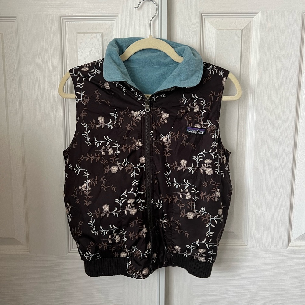 Patagonia reversible fleece/floral vest